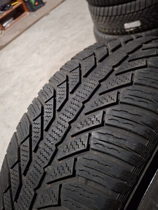 2 Anvelopele de iarnă 215 60 r16  Semperit