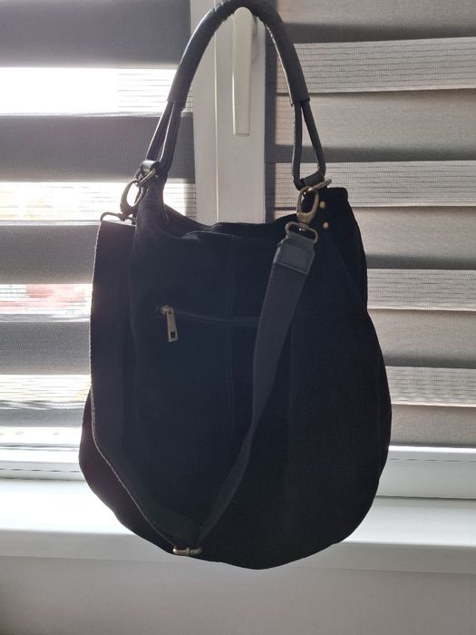 Дамска чанта от естествен набук