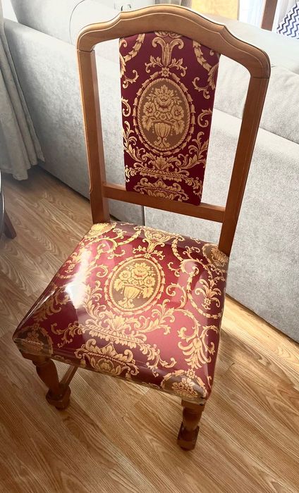 Vând 4 scaune baroc din lemn natural