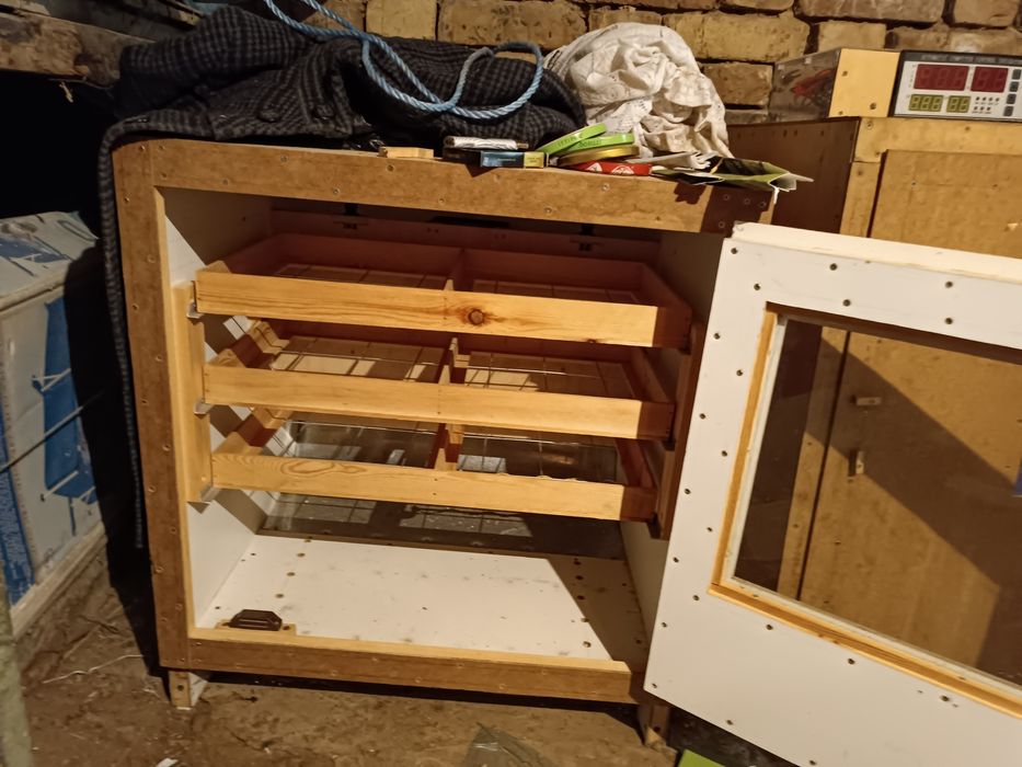 Inkubator karopkasi sotiladi