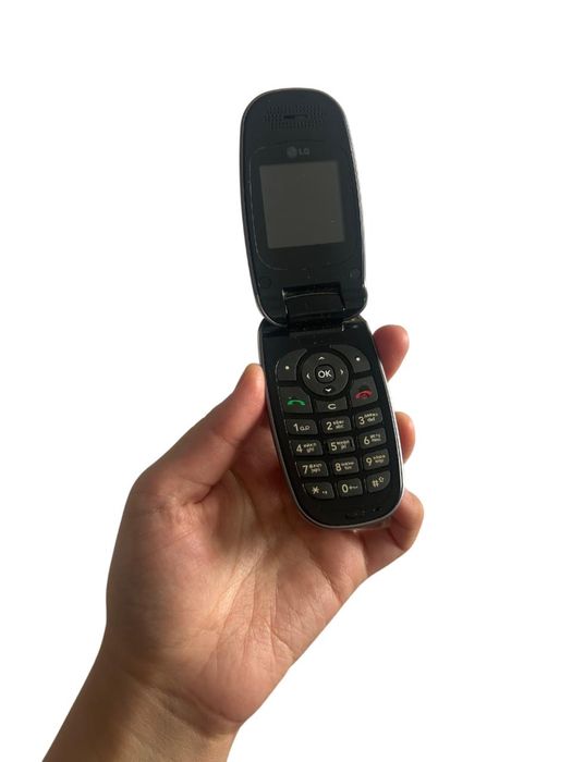Телефон LG раскладушка
