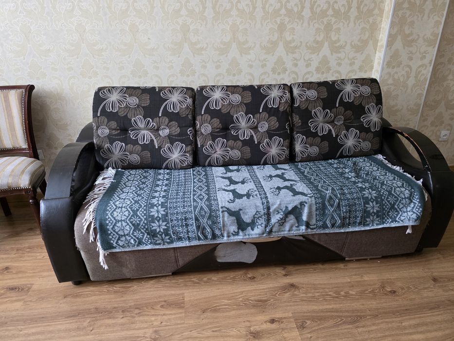 Продам б/у диван