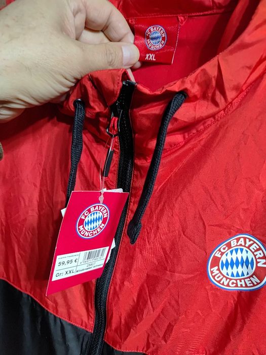 Geaca Bayern Munchen cu etichetă