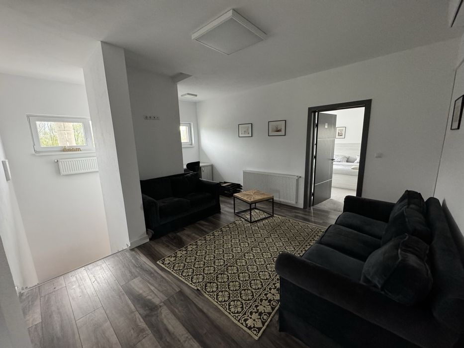 Propietar inchiriez apartament la casa in Unirea