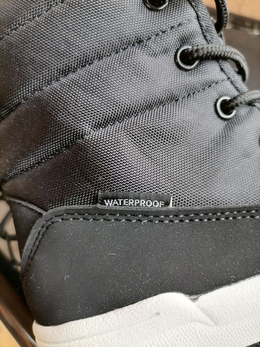 H&M водоустойчиви ботуши/нови/