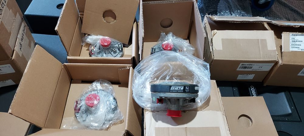 Продам 2 драйвера Electro-Voice DH 2T-8