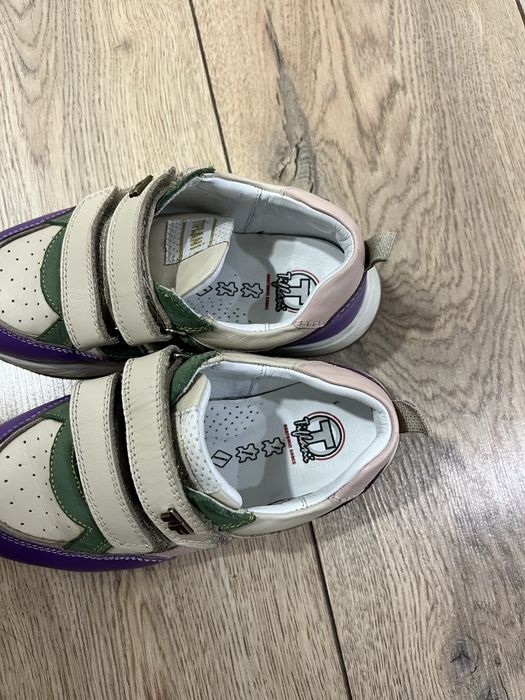 Продам кросовки от тифлан детские