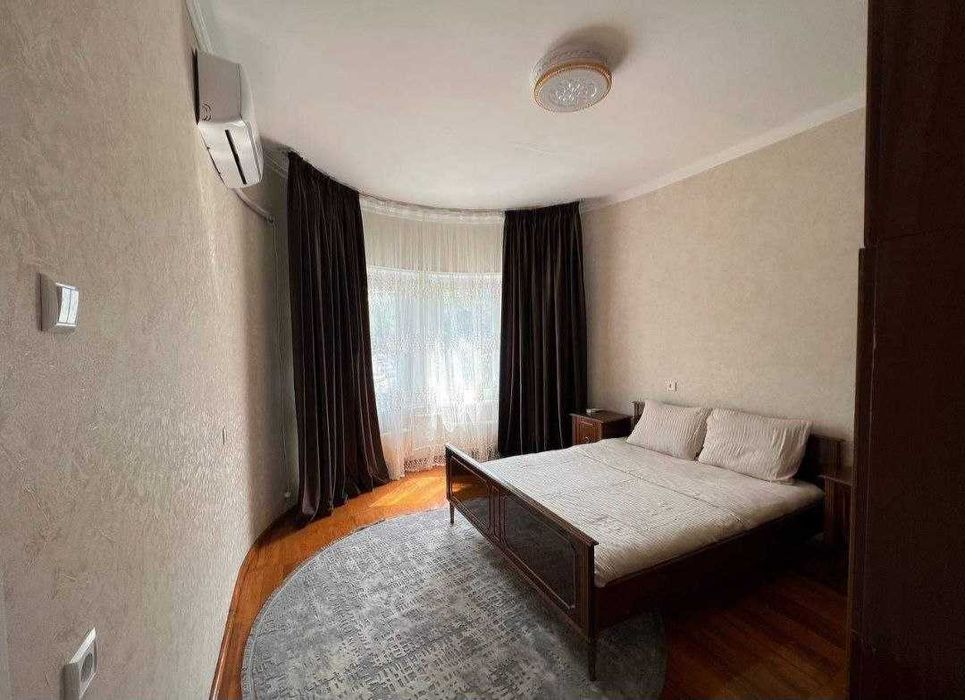 Продается квартира в Юнусабад Ц-5 Ор сзади Корзинки