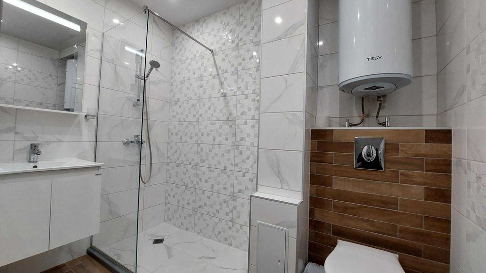 Луксозен 2-стаен апартамент, център Варна