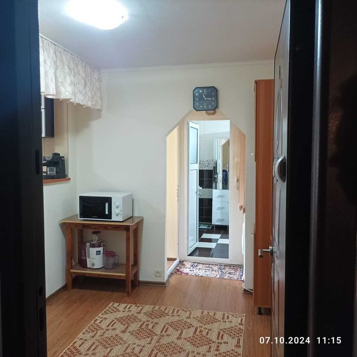 Vând apartament decomandat 2 camere ultracentral etaj 1/4
