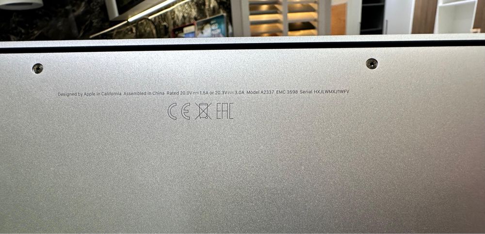 Продам mac air 2024