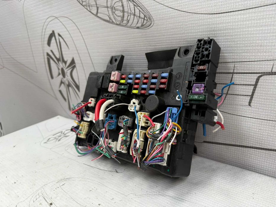 Modul electronic / ETACS / BCM / Panou siguranțe habitaclu Mitsubishi Outlander COD: 8637A885 2014 / [2013-2021] / (5D3)