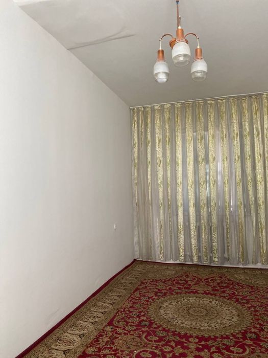 Arenda katej Uch tepa Taqachi 2,5 sotiglik 2 etaj uy