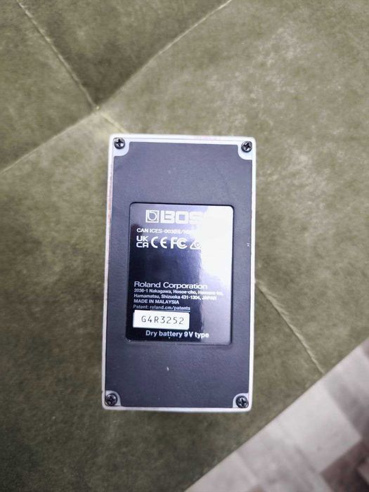 Продавам два китарни/бас ефекта – перфектно състояние