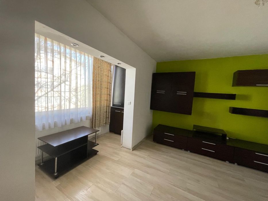 Vand apartament cu 1 camera in bloc mixt , zona Sp. Judetean