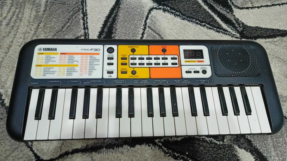 Продается синтезатор