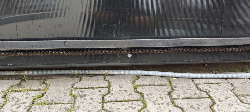 Poartă automatizată