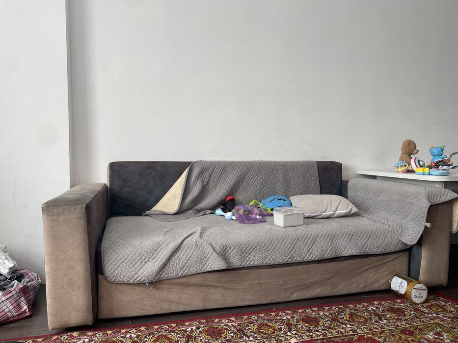 Отдам даром диван большой