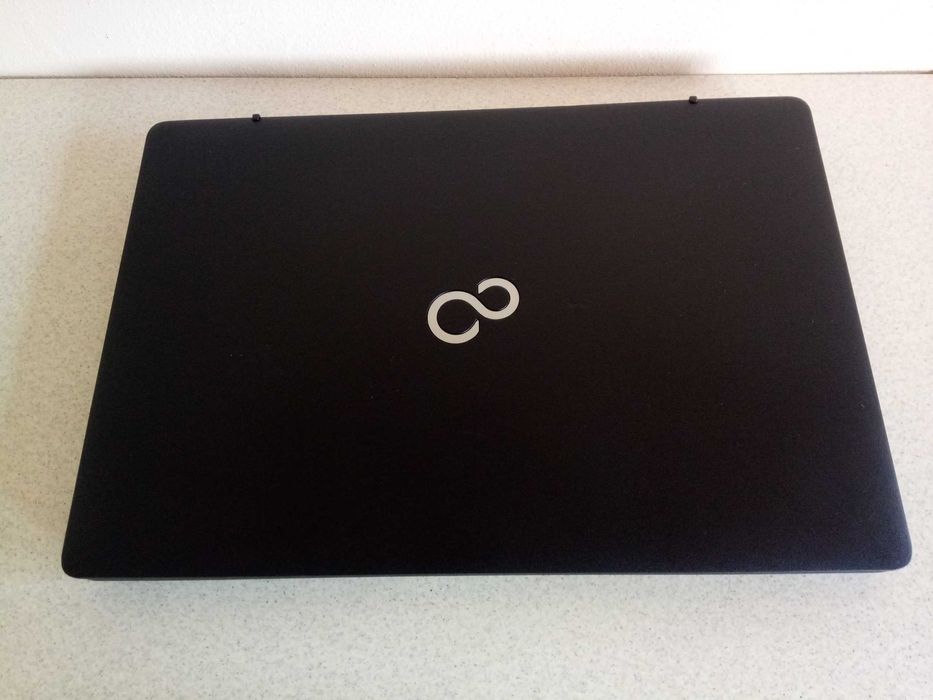 Elemente Fujitsu LifeBook A556