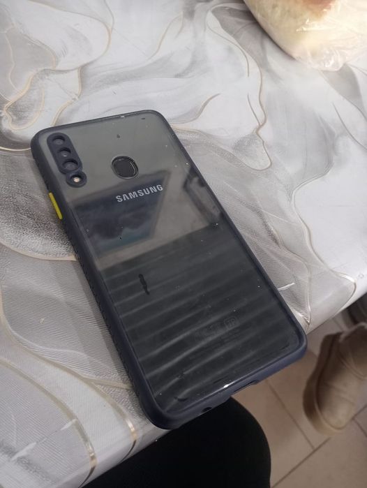 Продам телефон  самсунг а 20s