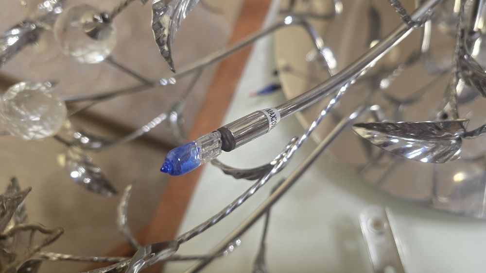 Продам красивую люстру