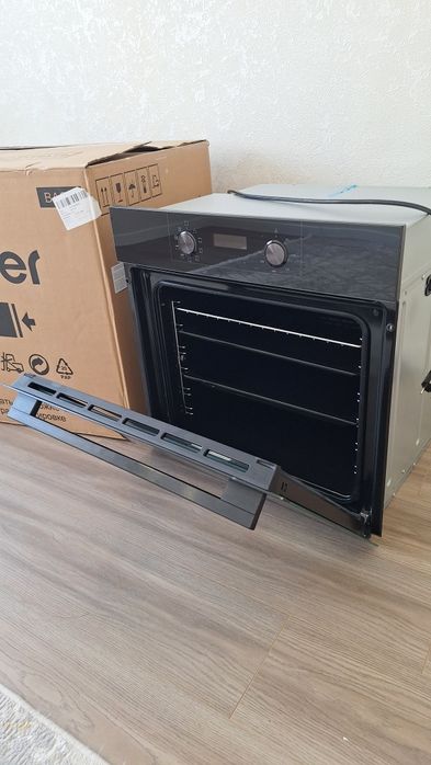 Продам духовку Haier новый
