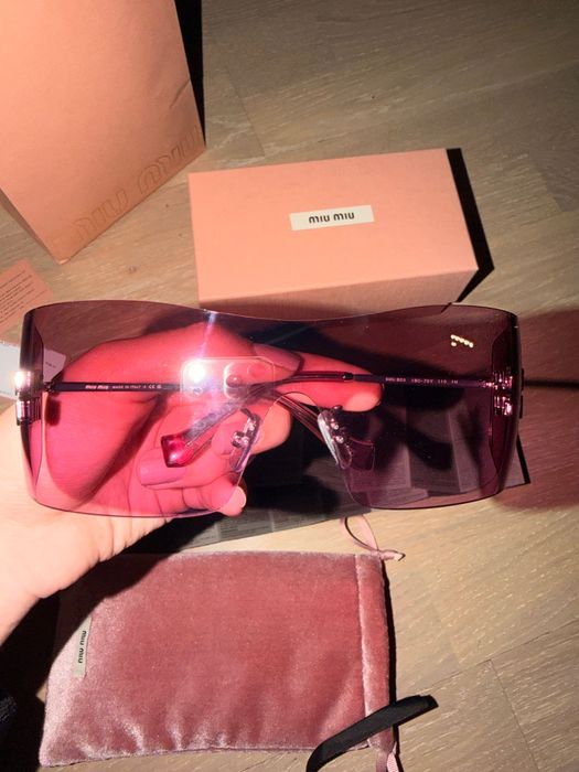 Солнцезащитные очки miumiu