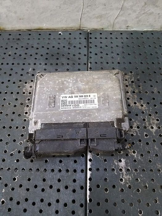 Ecu calculator motor 1.2 b vw polo 9n 03e906023b 5wp4041204