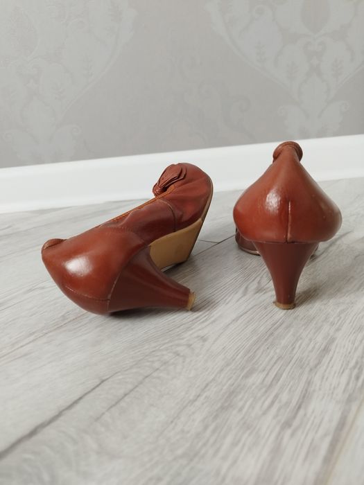 Женские туфли кожаные