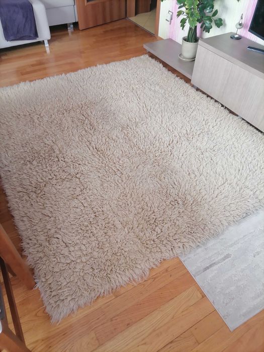 Покривки за легло и китеници.