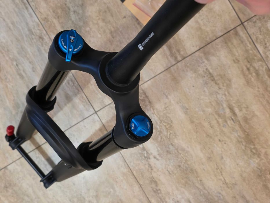 furca Fox 38 Performance Grip E-Optimized Float 29-27.5+ 180mm
