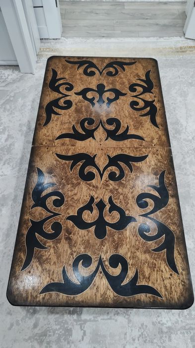 Казахский стол складной в отличном состоянии .