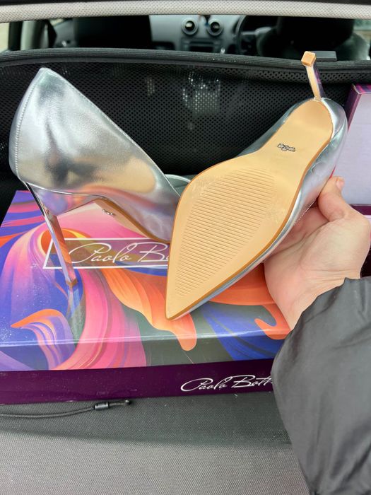 Токчета в цвят сребро