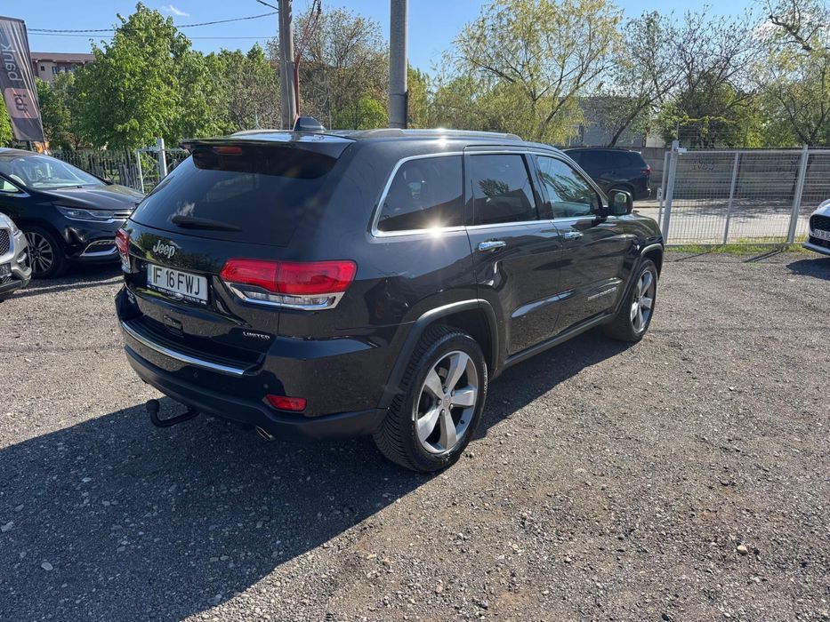 Jeep Grand Cherokee 4x4 250 CP. Fara daune in istoric