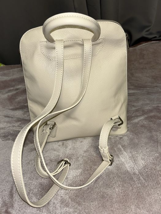 Кремава кожена раница