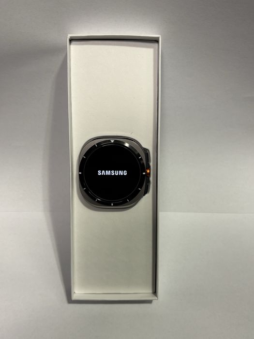 MDM vinde: Samsung Galaxy Watch Ultra, LTE, 47mm, Titanium Silver.