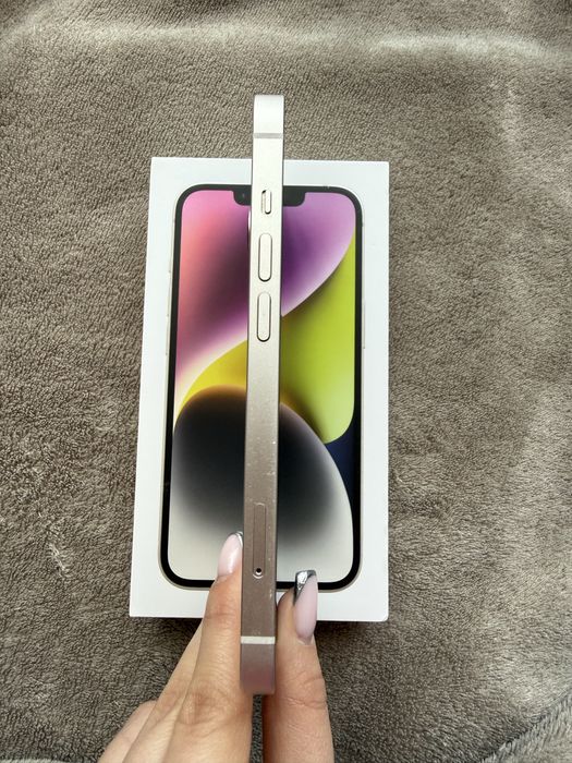 Продавам iphone 14 256 GB, бял като нов