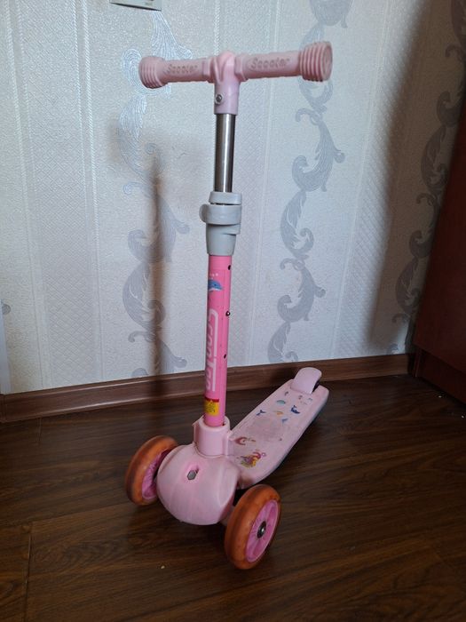 Самокат детский для девочки