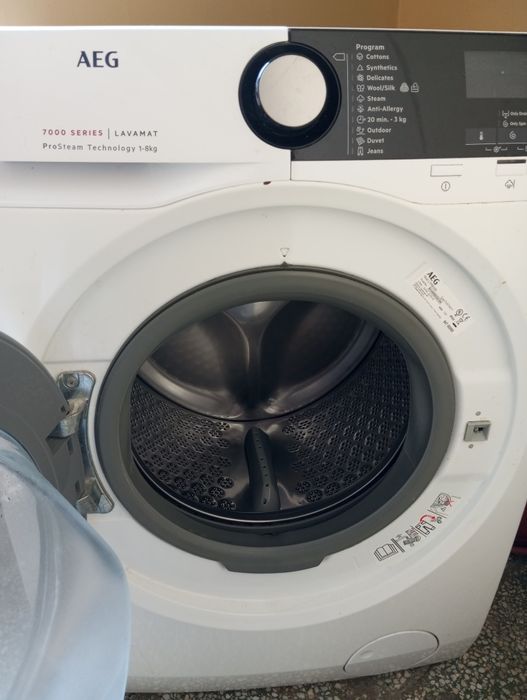 Работеща пералня АЕГ
