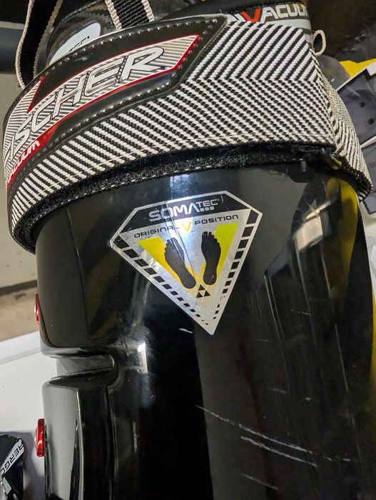 Ски и ски обувки комплект