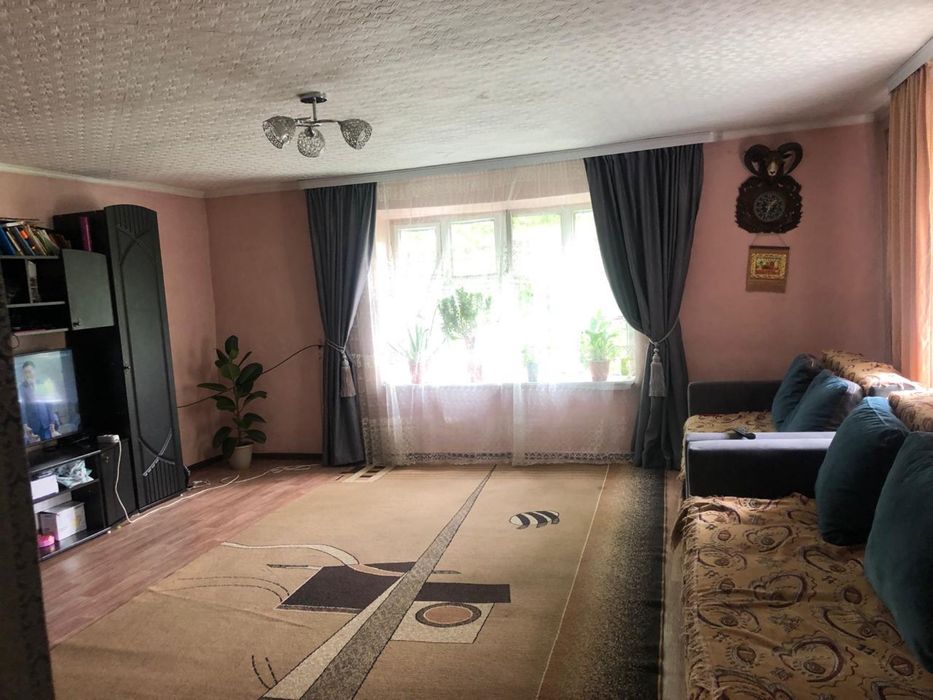 Продам дом в хорошем состояний. Гараж, углярка, новая баня.