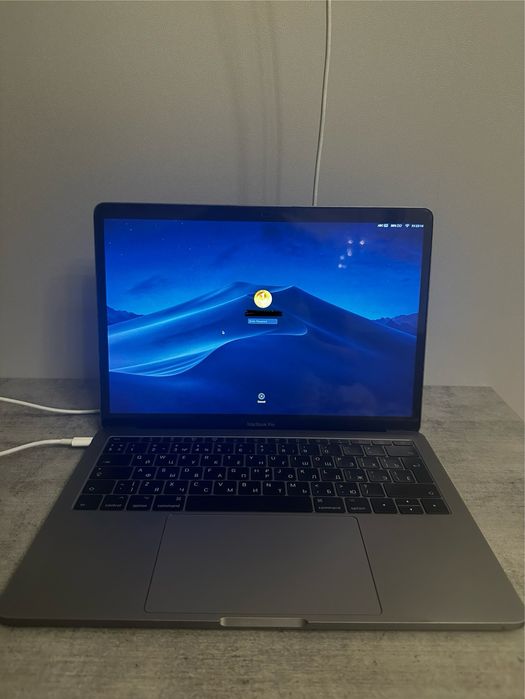 Продам Macbook Pro 2016 года