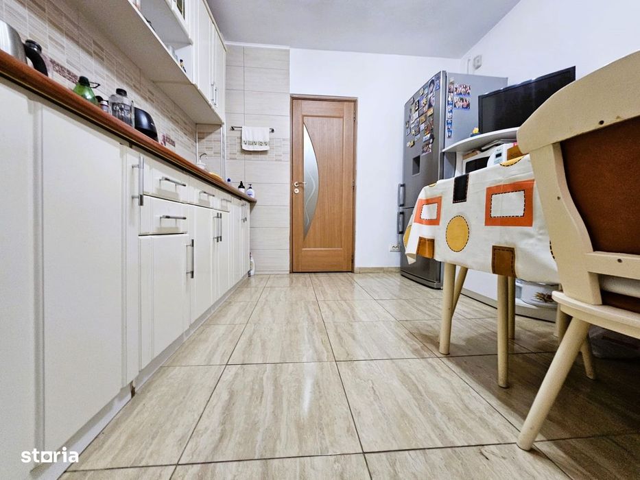 Apart. 4 Camere de Vânzare – Cart. E3, Etaj 3/4, Mobilat și Utilat
