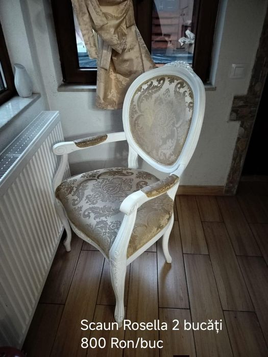 Vând scaune, mese  și birou recepție