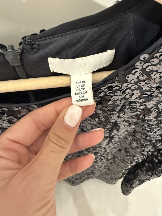 Рокля H&M - сива с пайети, XS