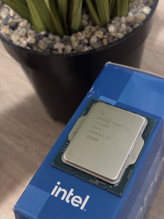 Процесор iNTEL Core i3 12100 + Охладител