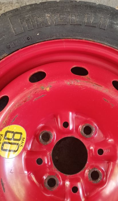 Гума с джанта за лек автомобил