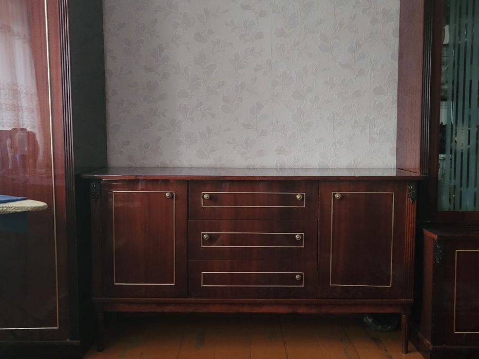 Продаётся мебельный гарнитур б/у