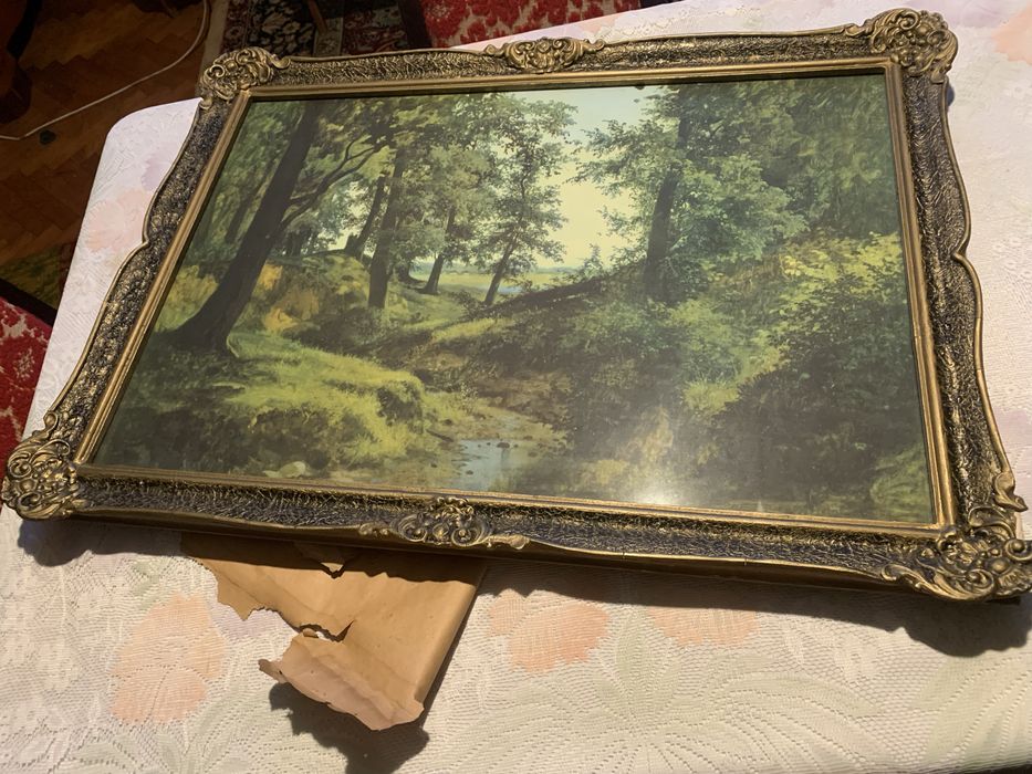 Vand diferite tablouri mai mici mai mari