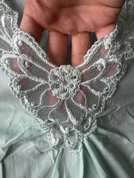 НОВА дамска нощница с бродерия